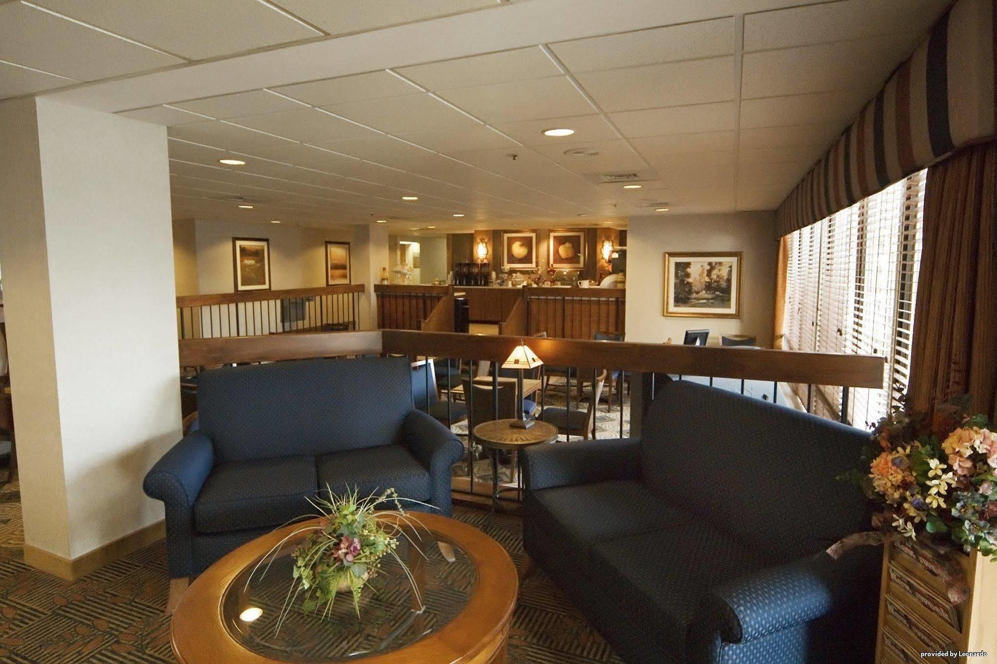 Days Inn By Wyndham Englewood Dayton Airport Interior photo